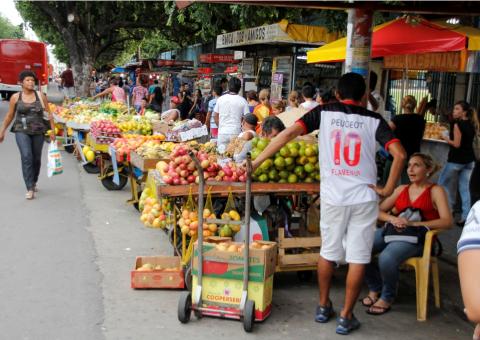 Prefeitura vai realocar ambulantes das calçadas do Centro